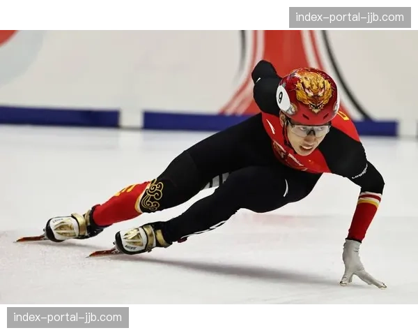 短道速滑男子5000米接力决赛，中国队冲击本届冬奥会首金