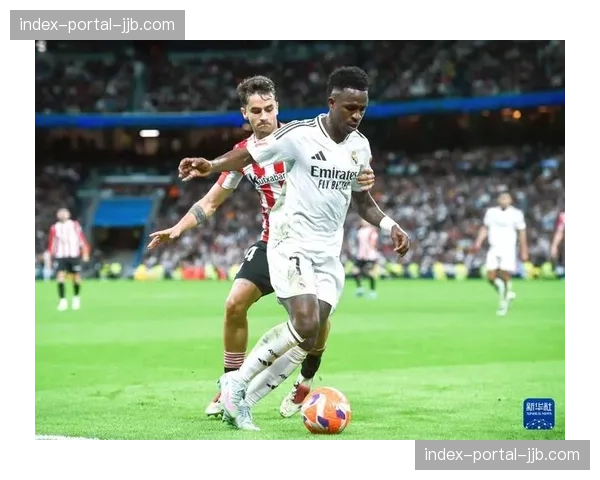 维尼修斯谈及种族歧视问题:呼吁足球界采取更严厉的全球性措施