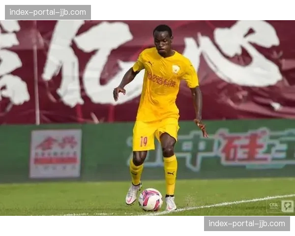 【2026年4月中超联赛·人物·特写特写:39岁老将汪嵩替补登场,完成个人职业生涯第700场正式比赛